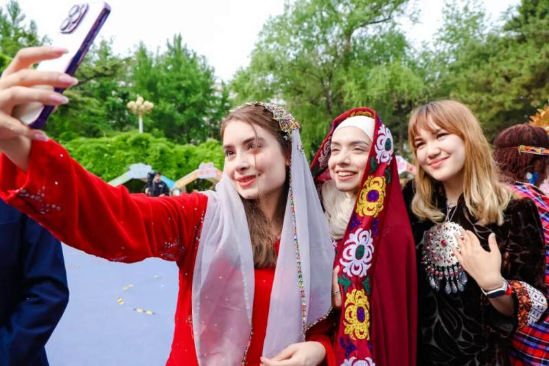 Международный культурный фестиваль | В Народном университете Китая произошла встреча с миром