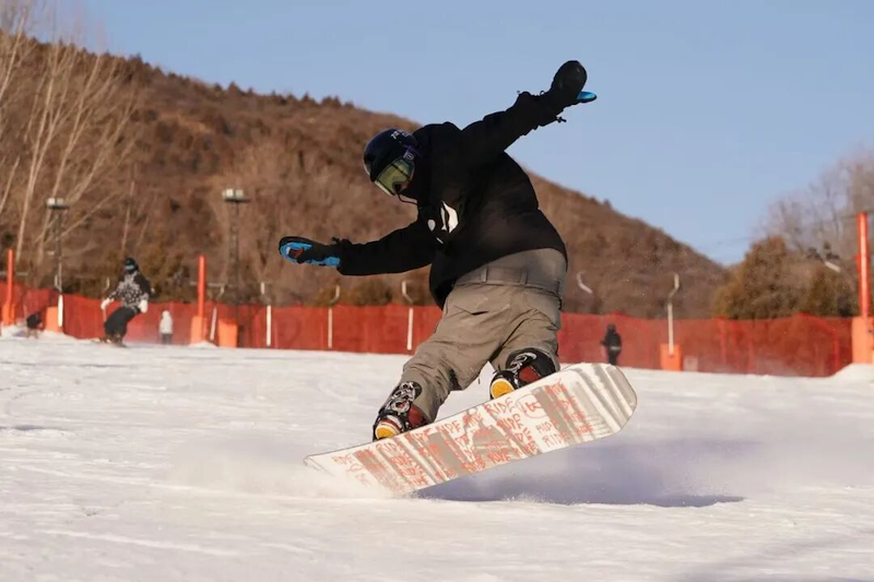 Началась серия мероприятий 12-го «Веселого сезона льда и снега» для жителей столицы
