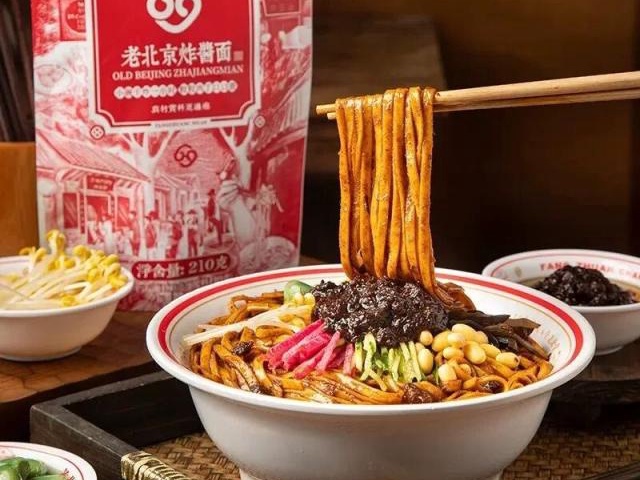 六年霸榜！方砖厂胡同这碗炸酱面，从东城火成顶流→
