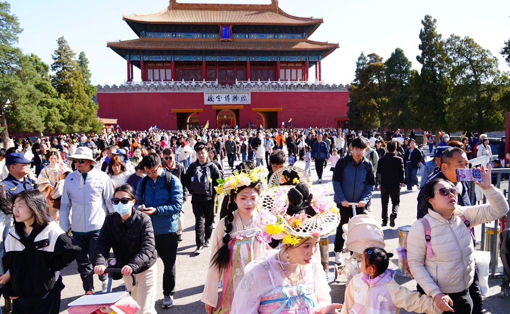 Во время праздника Цинмин туристические расходы в Пекине составили 12,34 млрд юаней