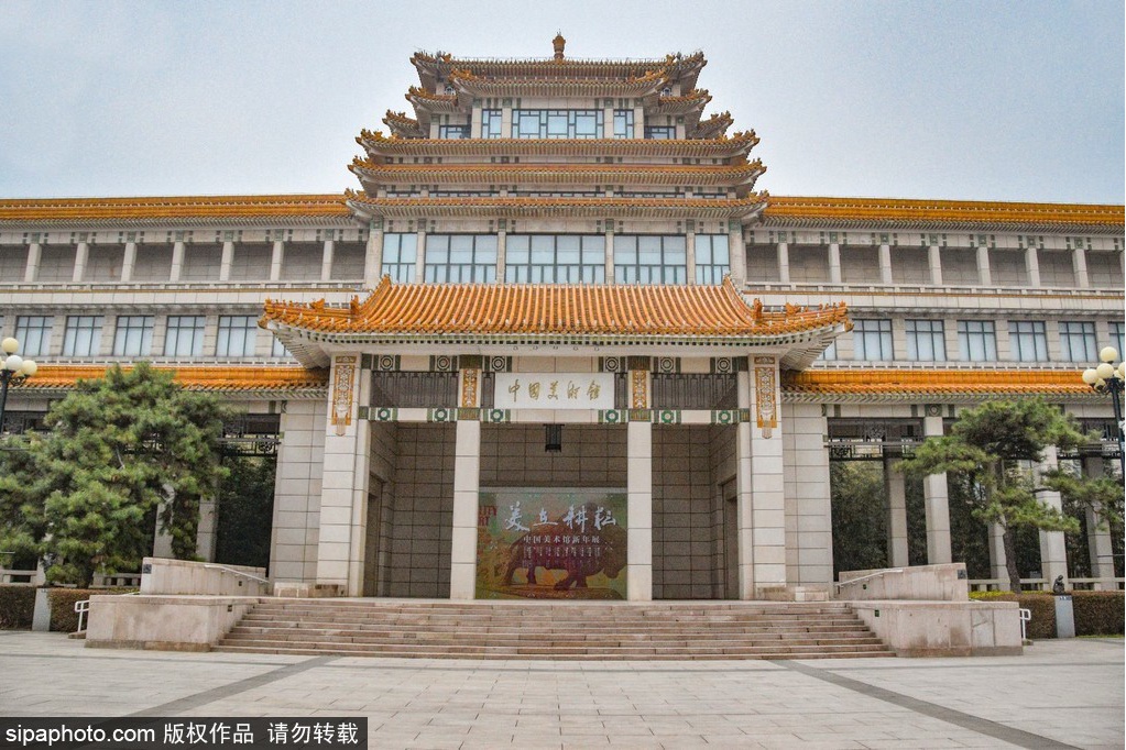 【値下げ】北京の紫禁城　初版　希少品　中国　古建築群　古代芸術博物館　歴史資料 値下げ】北京の紫禁城 初版 希少品 中国 古建築群 古代芸術