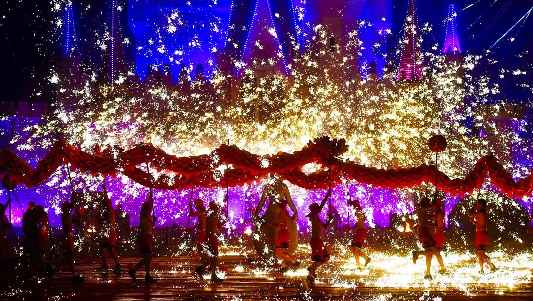 义利“爆火的现烤面包”+内蒙古特色市集~迎春庙会逛吃嗨玩双buff拉满！