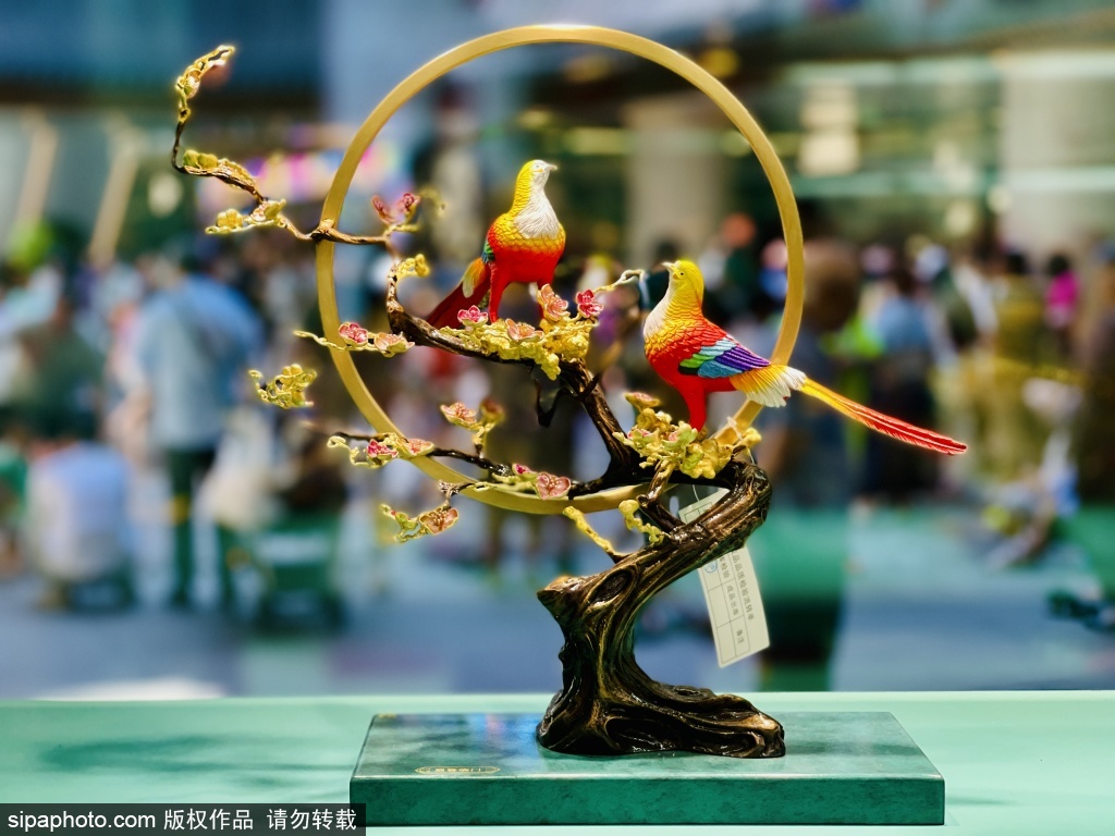 欣赏大吉巷老字号艺术品商店——朱炳仁铜
