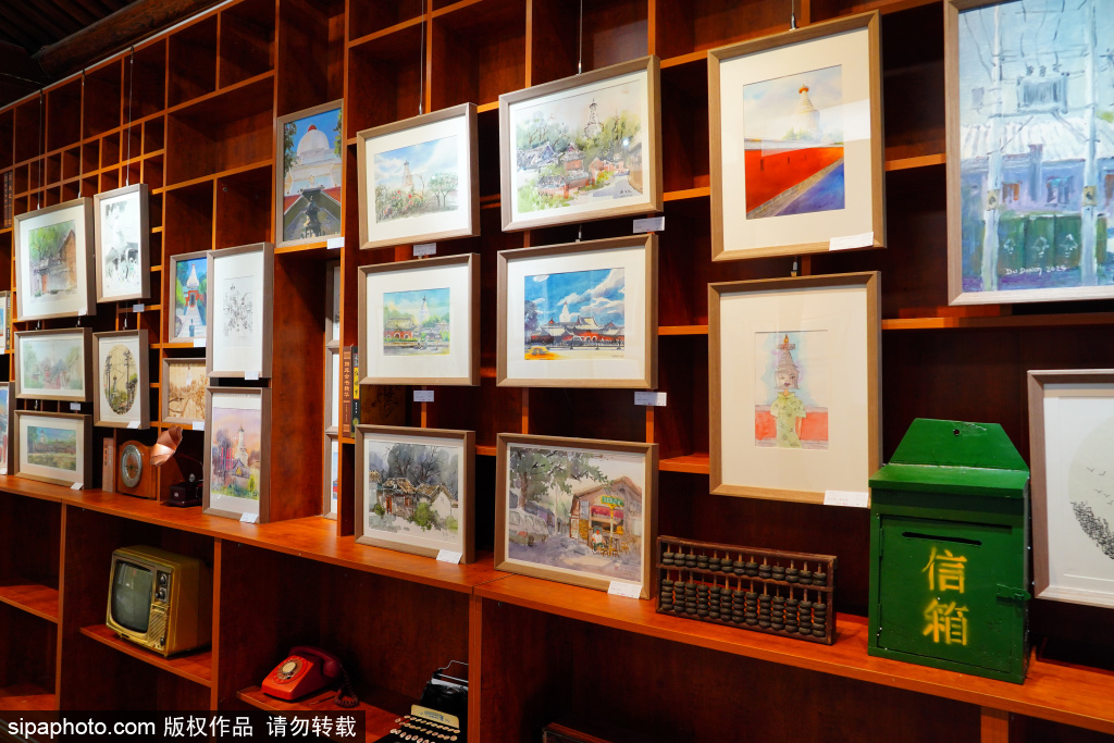 “白塔映彩·笔绘京韵”首届白塔主题画展启幕