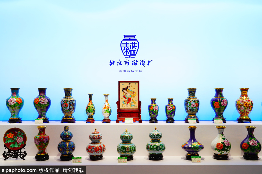 北京市珐琅厂非遗体验分馆开放，百余件景泰蓝艺术珍品亮相