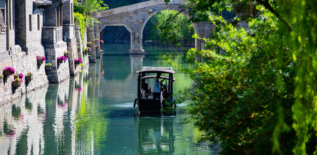 Weekend Getaways in Beijing Suburbs | View the sea of flowers by the 'sea'