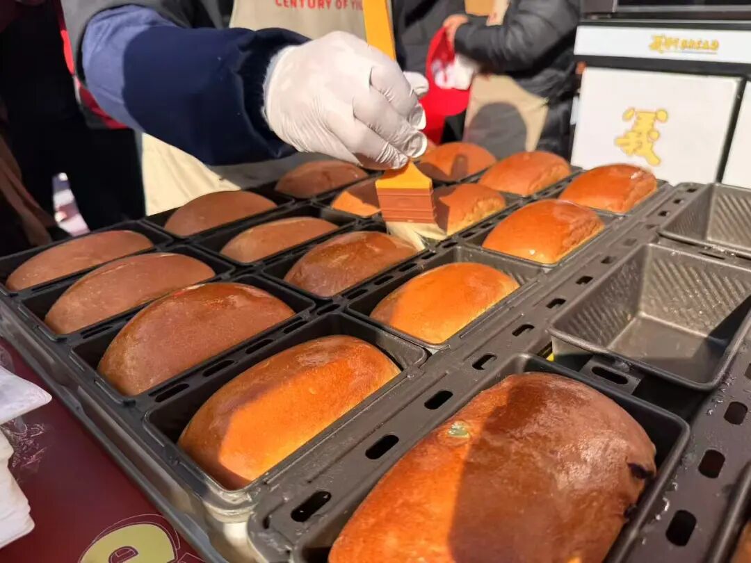 总书记买过的现烤面包，火了