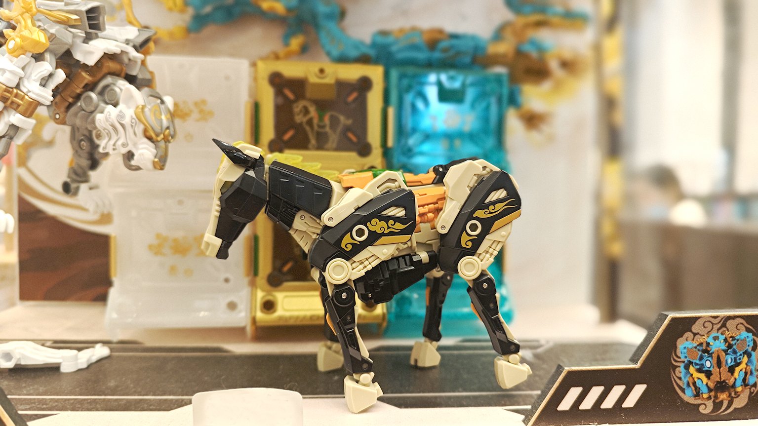 中国国家博物馆文创：“一匹黑马” 原型文物：唐三彩黑釉陶马