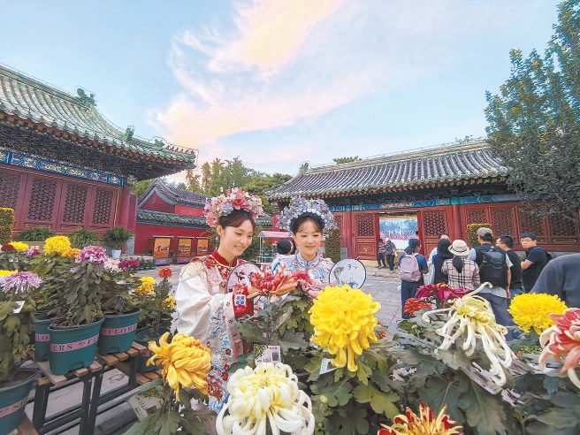 一场花展如何点燃街区消费