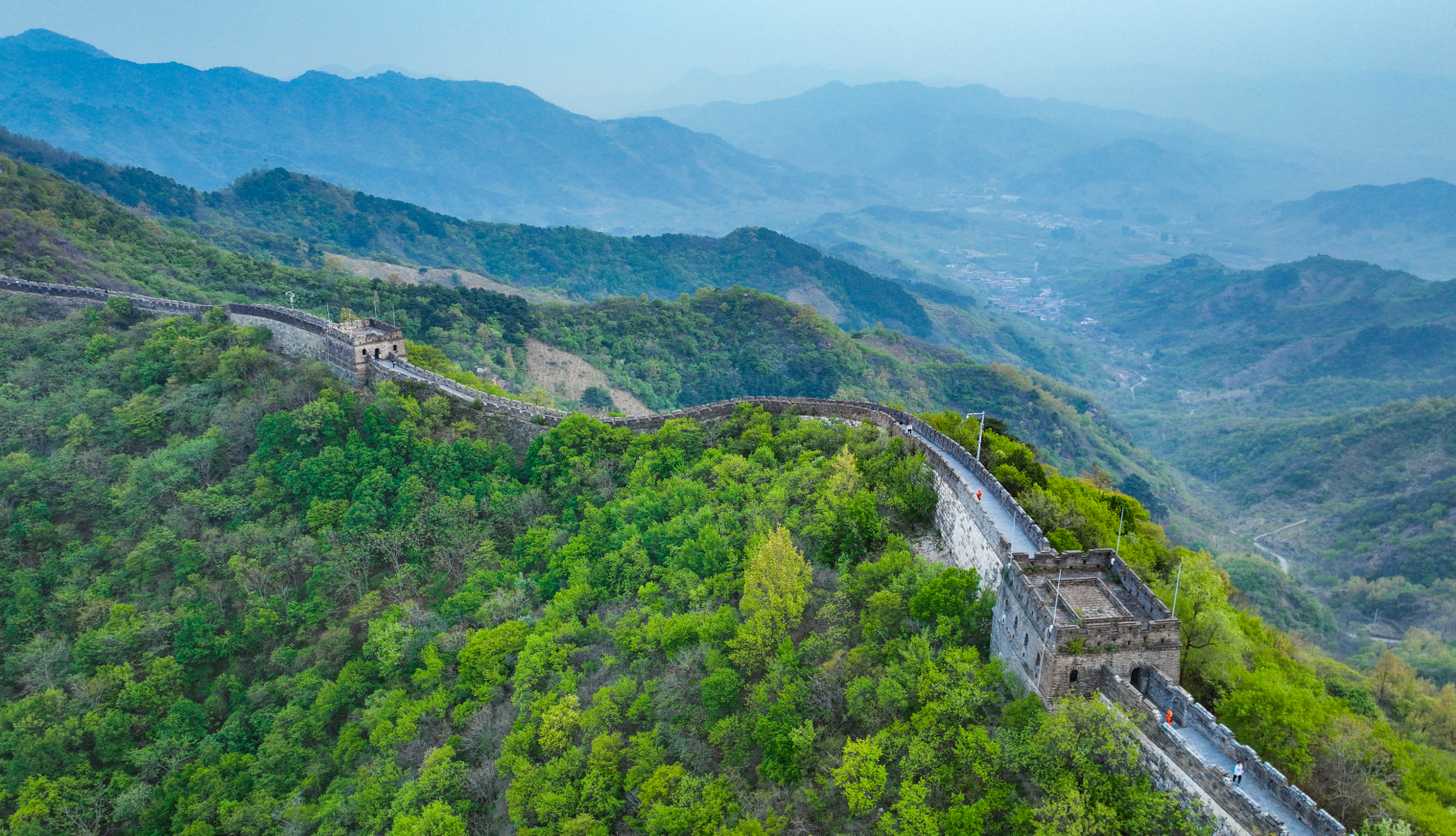 La Gran Muralla de Mutianyu se encuentra con el Día del Turismo de China 2025: Un Encuentro con el Romance de Mil Años