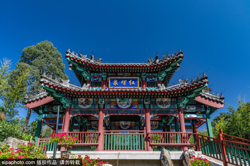 中国北部における仏教発祥の地とされている紅螺寺