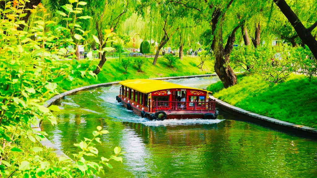 哇哦！在北京会移动的观景台上兜风，这很夏天