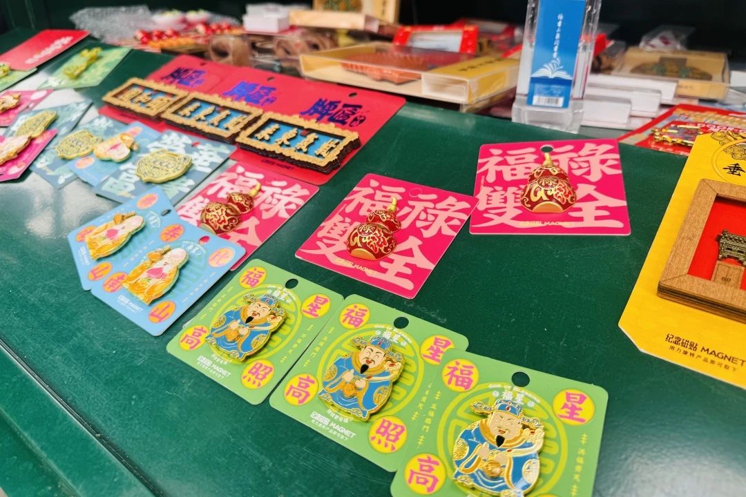 当古建遇见书香，蒙藏学校旧址“小石虎古旧书市”开市啦
