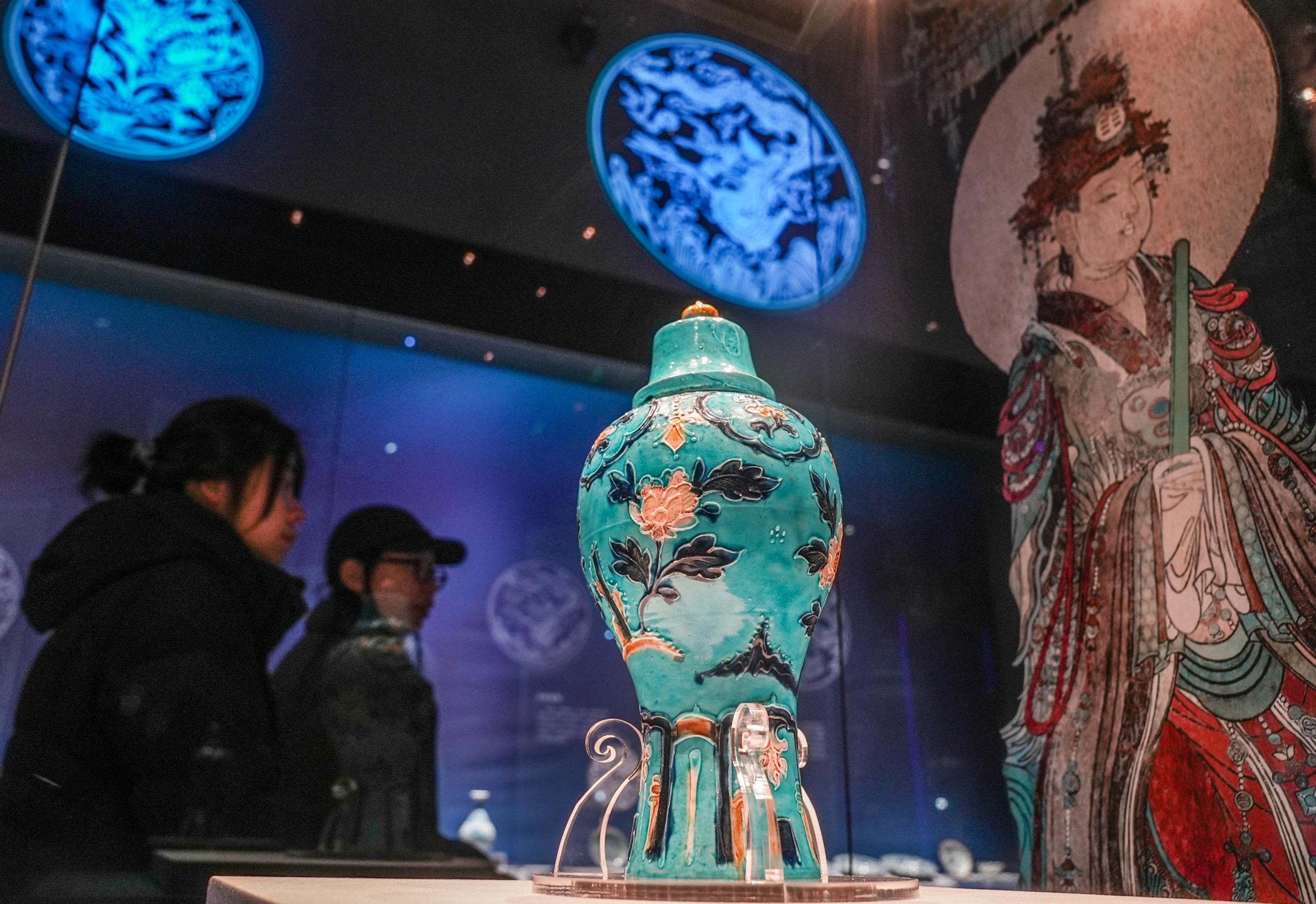 北京大运河博物馆展出377组件南海沉船文物