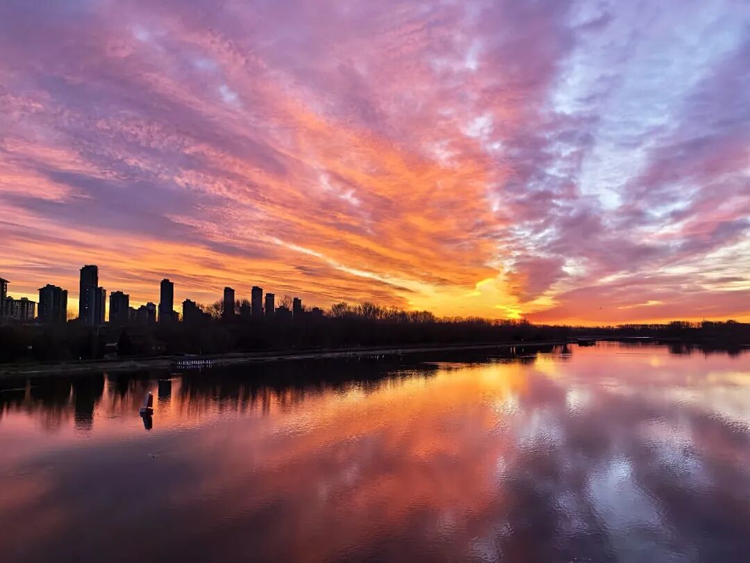 彩霞漫天！今晨的北京，真好看