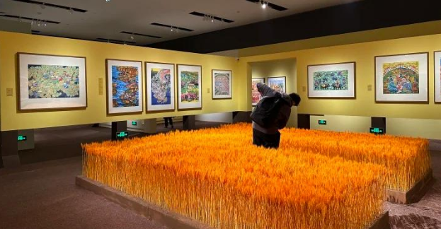 “大地绘彩——2025年农民画大展”在国博开幕