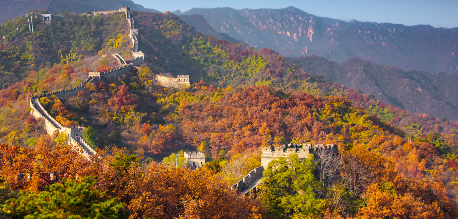 顶级秋色！长城美得像油画