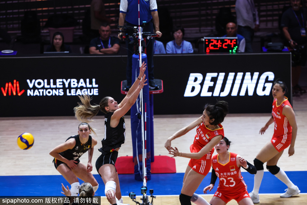 世界女排联赛北京站：中国女排3-0比利时女排